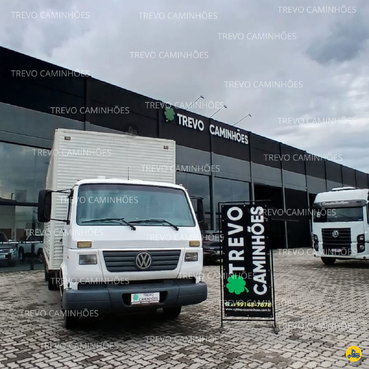 CAMINHAO VOLKSWAGEN VW 7110 Baú Sider Toco 4x2 Trevo Caminhões - AGB ITAJAI SANTA CATARINA SC